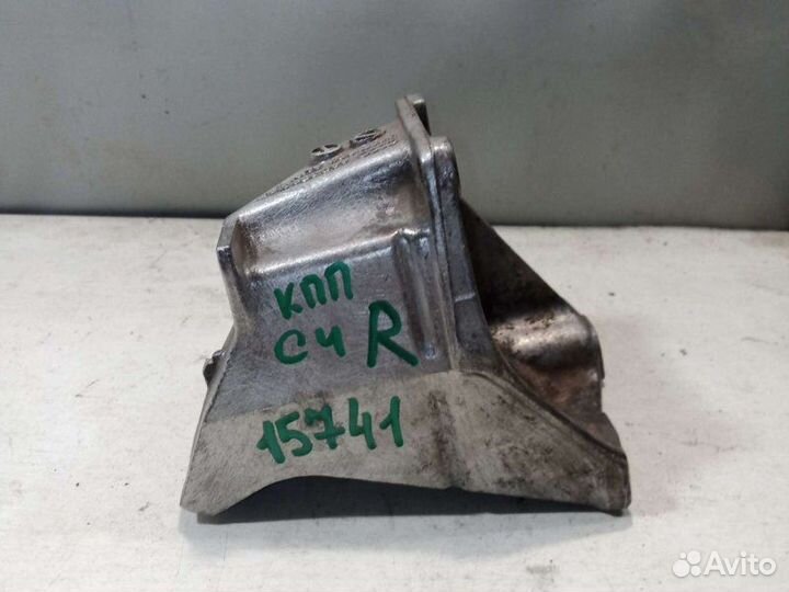 Опора кпп правая Audi 100 седан 2.8 AAH 1993