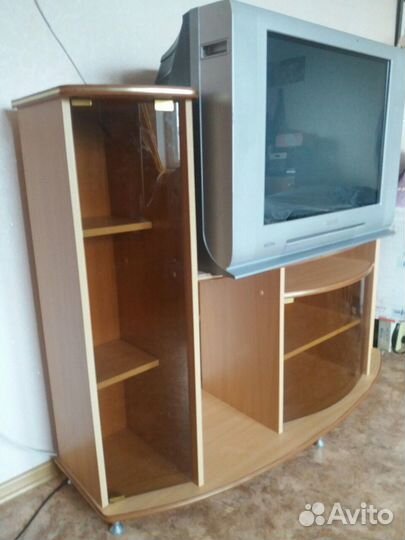 Телевизор с тумбой