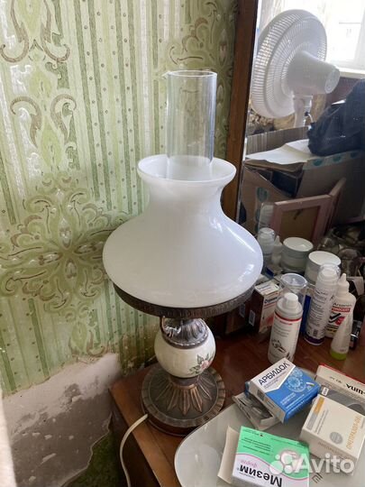 Лампа настольная