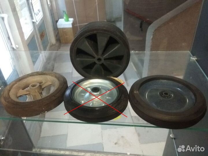 Колёса к хоз.тележкам, черенок д/швабры, грабли