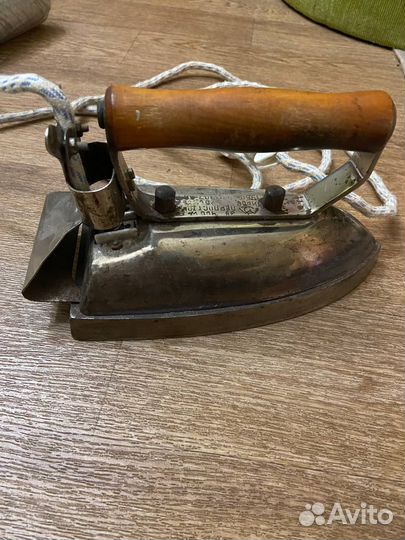 Утюг времен СССР