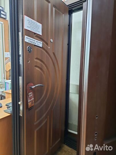 Дверь входная 