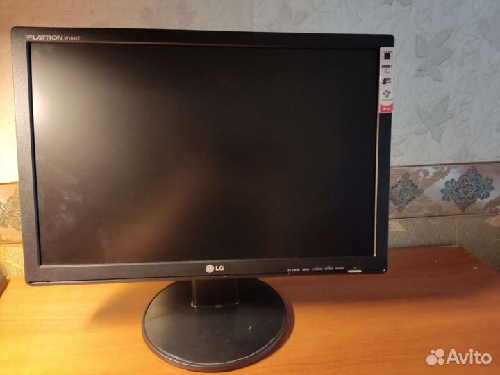 Монитор LG flatron e 1942