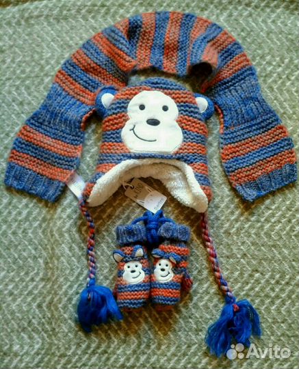 Комплект шапка, шарф и варежки, новый. ог 48 см