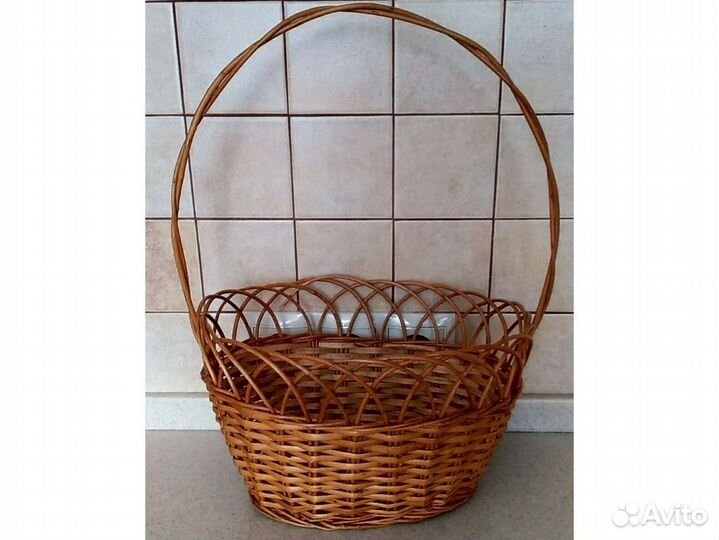 Корзина плетеная из ротанга
