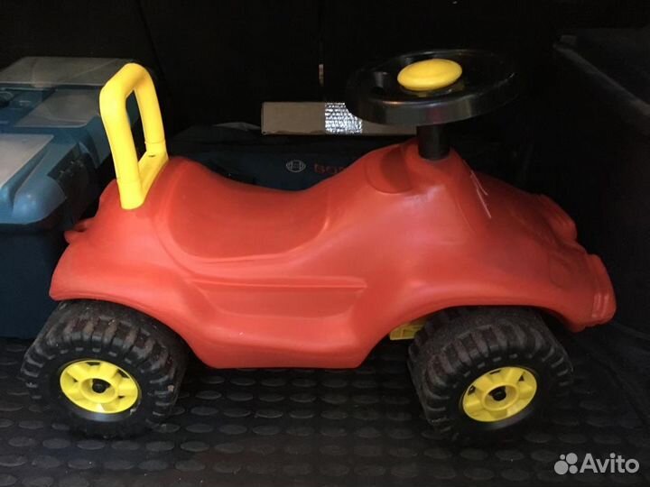 Машинка-каталка беговел