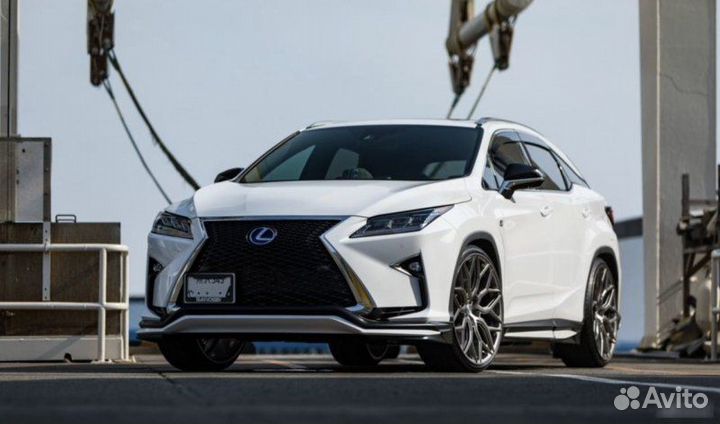 Кованые диски в стиле Vossen для Lexus RX R24