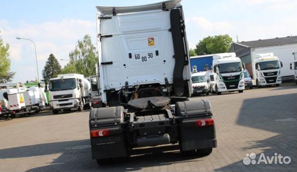 Pазбираем грузовик Mercedes-Benz Actros mpiv с 201