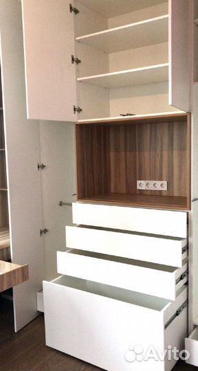 Рабочая зона у окна