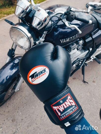 Боксерские перчатки twins 14