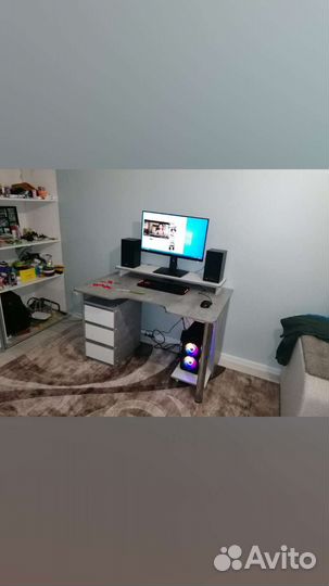 Детский письменный стол