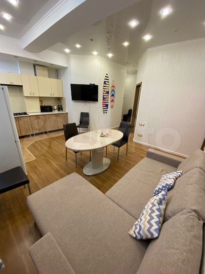 2-к. квартира, 57 м², 2/4 эт.