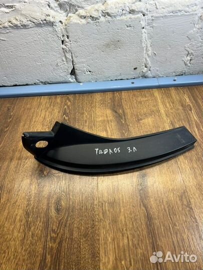 Накладка фонаря задняя левая Nissan Tiida С11