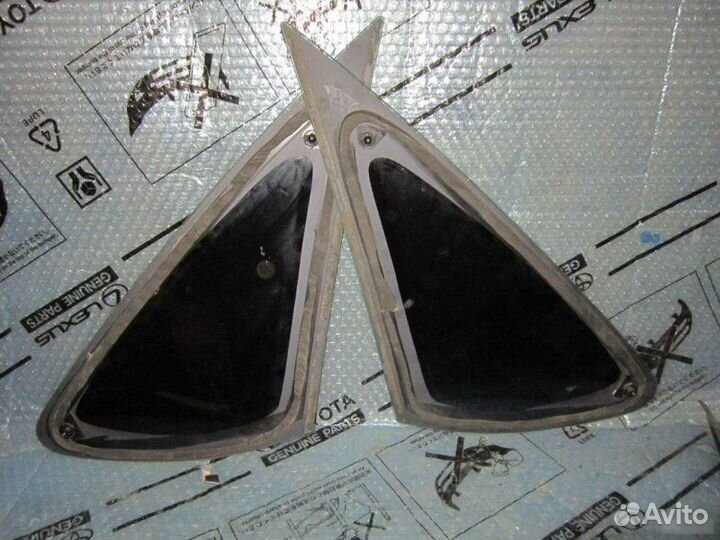 Форточка левая и правая Ford Focus