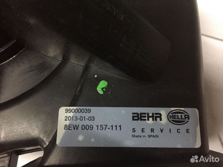 Мотор отопителя 8EW009157111