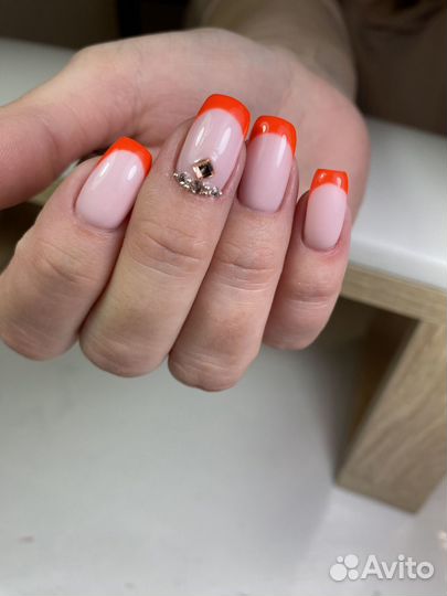 Маникюр с покрытием гель-лаком