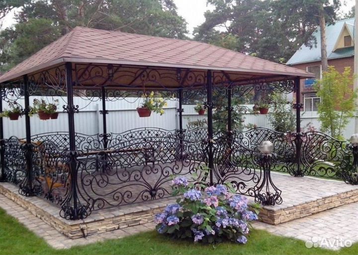 Дверь с ковкой