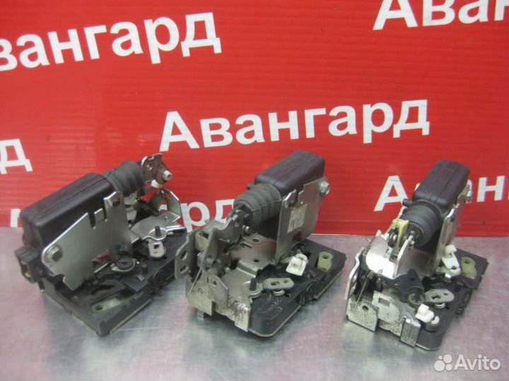 Замок двери Renault Logan 2009