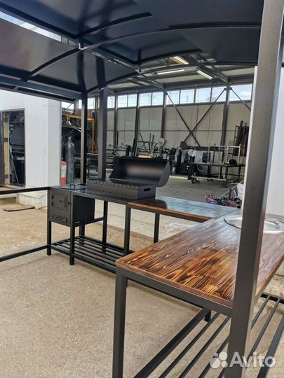 Мангал с крышей