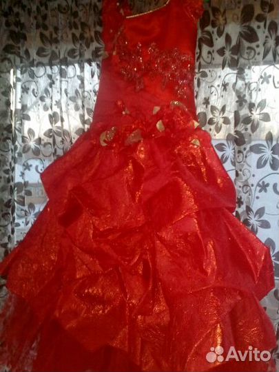 Праздничное платье для девочки (6-8лет)