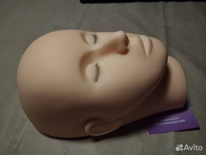 Манекен для наращивания ресниц с вшитыми ресницами