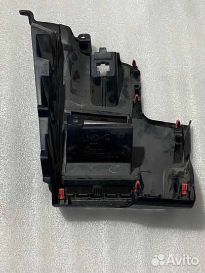 Накладка торпеды под кнопки левая Toyota Camry