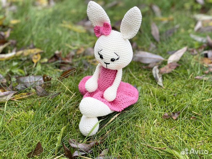 Вязаные игрушки зайчик