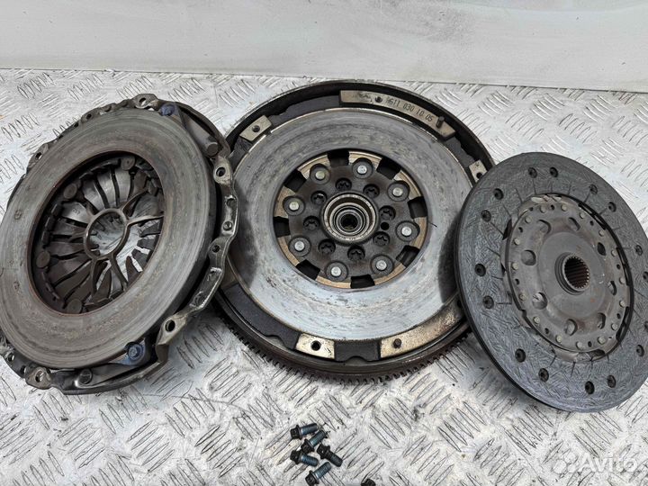 Маховик Mercedes-Benz Sprinter 6110301005; A6110301005 611