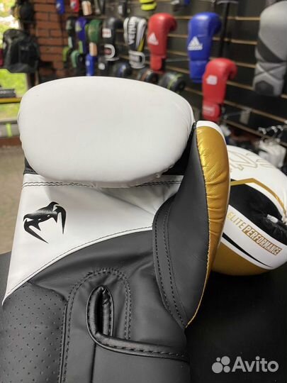 Боксерские перчатки Venum Elite Performance белый