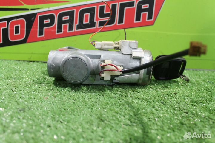 Замок зажигания nissan A33 cefiro