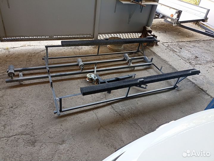 Комплект для транспортировки лодки на бортовой при