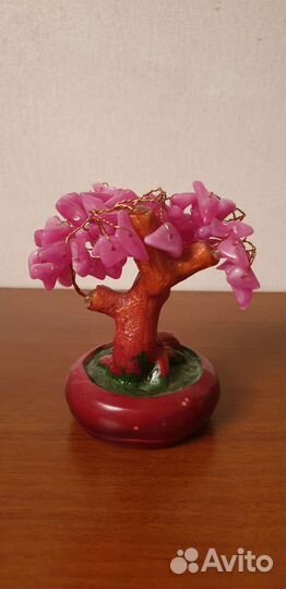 Искусственная сакура с камнями