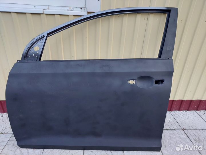 Продаю переднюю левую дверь Hyundai Solaris 2