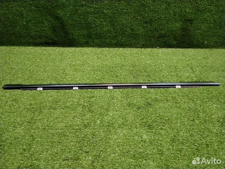 Уплотнитель стекла (хром) задний левый Kia Ceed JD