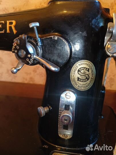 Швейная машина Singer в тумбе