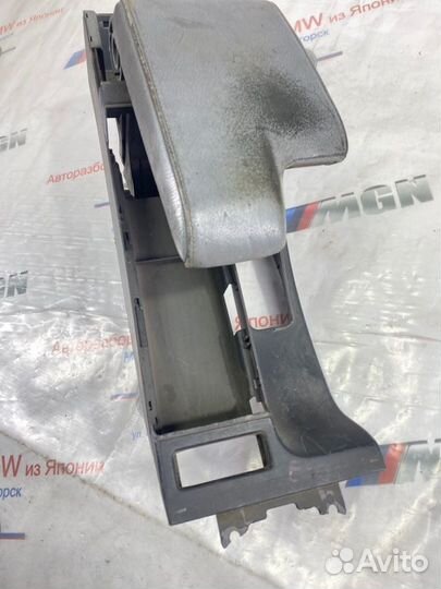 Подлокотник Bmw 3 E46 М43Б19 2000