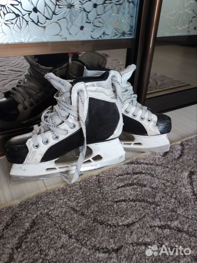 Коньки для хоккея с мячом