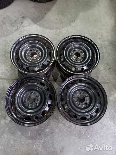 Оригинальные штампованные диски Mazda R16