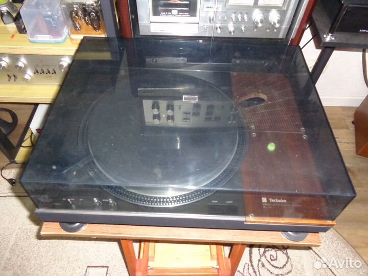 Проигрыватель винила Technics SL - 1100