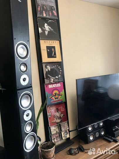 Полочки для винила на стену