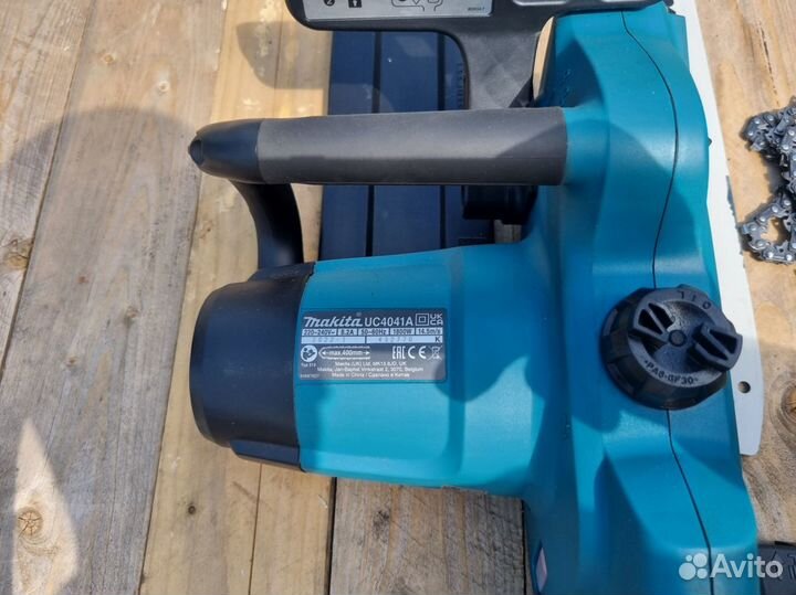 Электрическая цепная пила Makita UC4041A