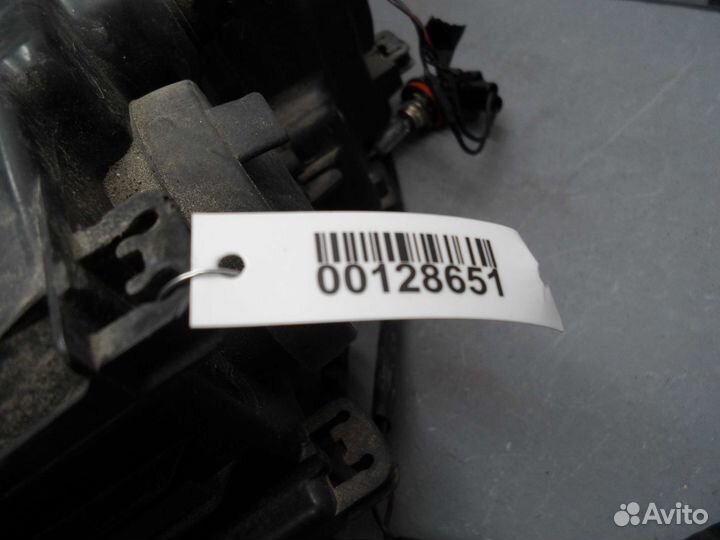 Фара правая Volvo XC90