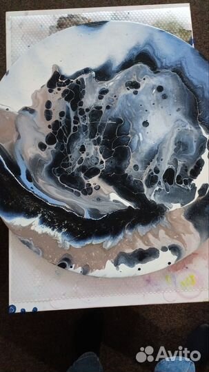 Картина в технике флюид - арт