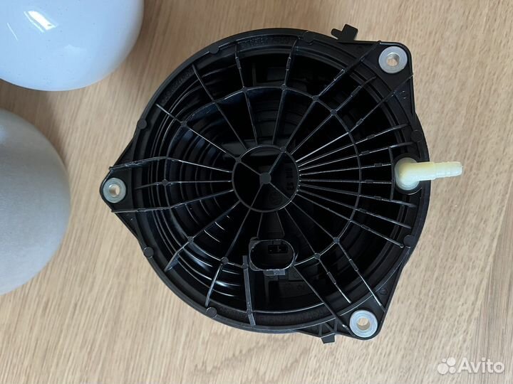 Ручка/кнопка открывания багажника polo liftback