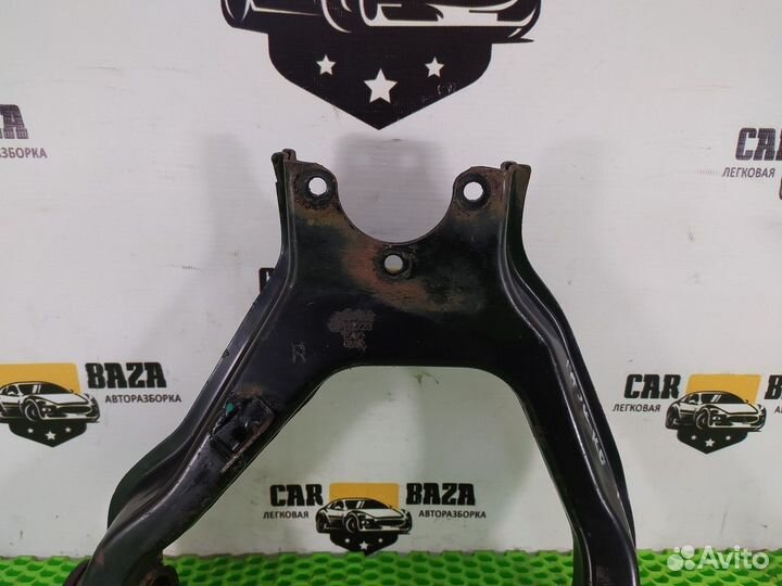 Рычаг задний верхний правый R