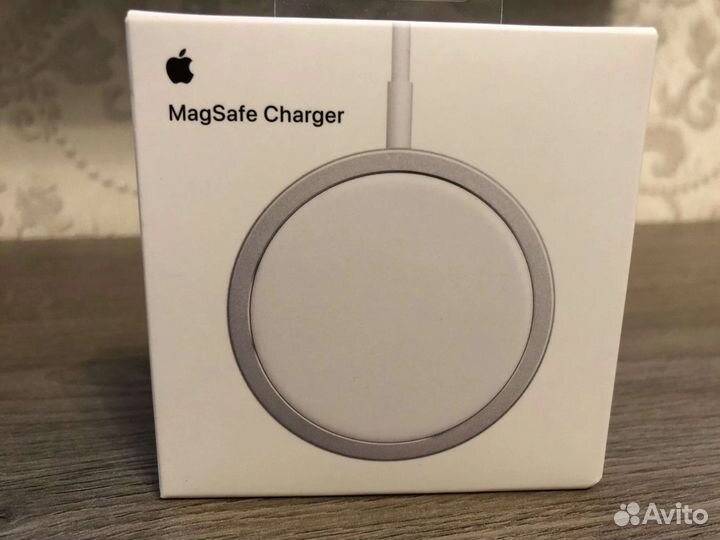 Беспроводное зарядное устройство Apple MagSafe