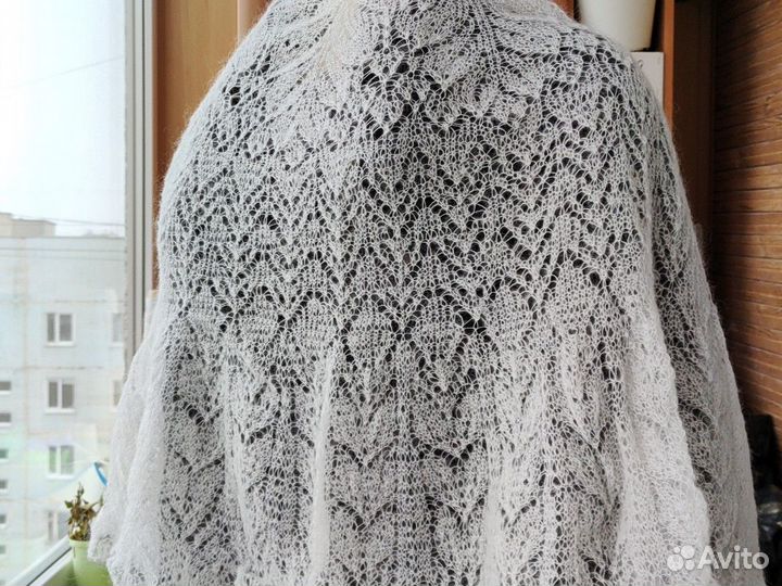 Пуховый платок паутинка в подарок себе или любимым