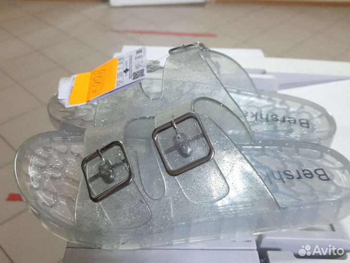 Bershka шлёпки