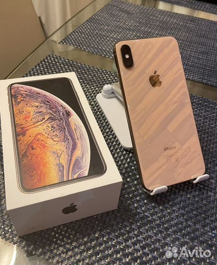 Телефон iPhone xs max Gold