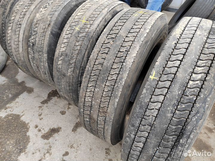 Комплект бу шин 295/80R22.5